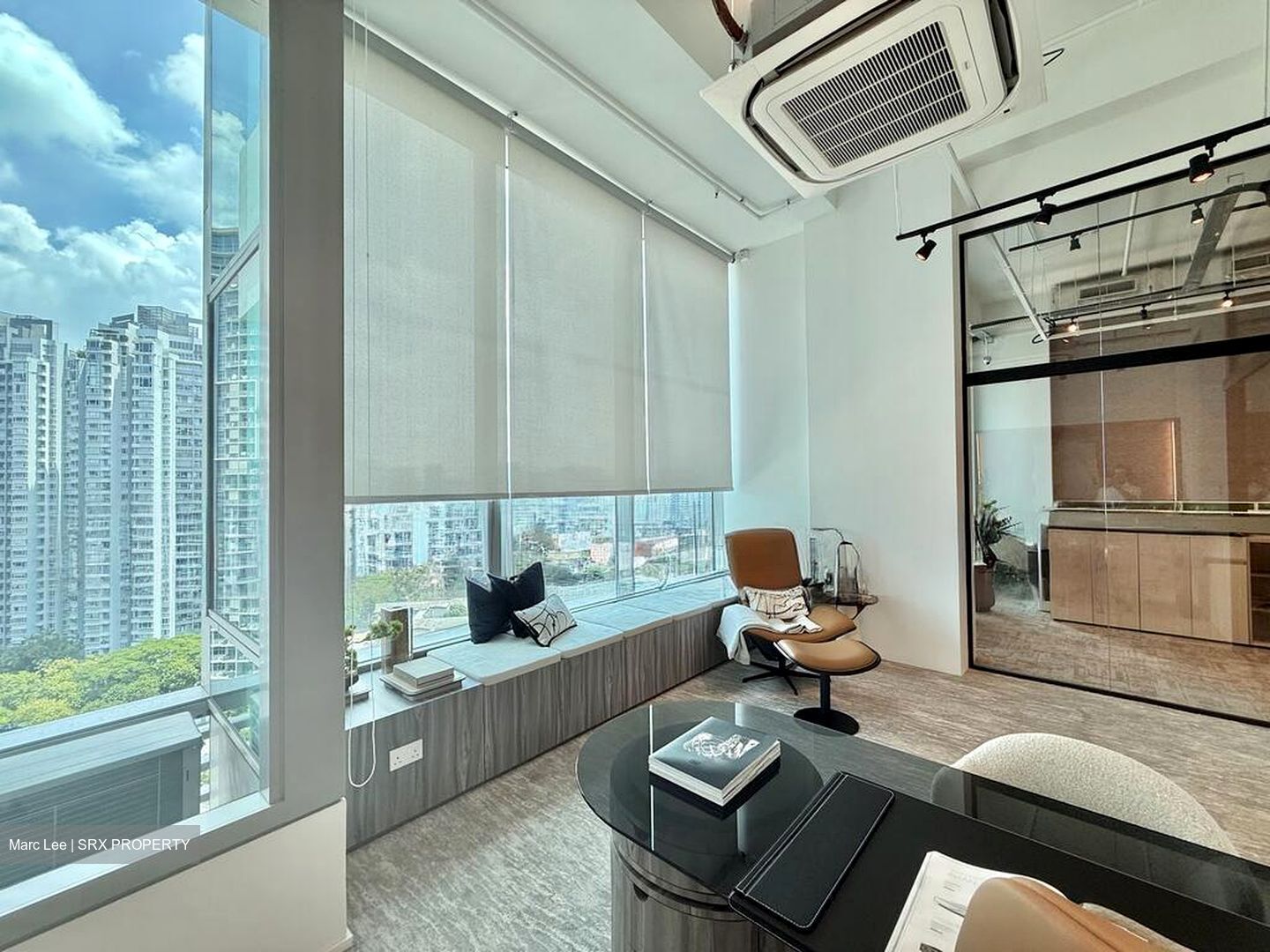 Arc 380 (D8), Office #497343151